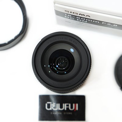 SIGMA 18-50mm F2.8