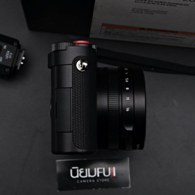 Leica D-LUX 8
