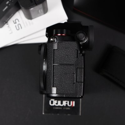 Lumix S5
