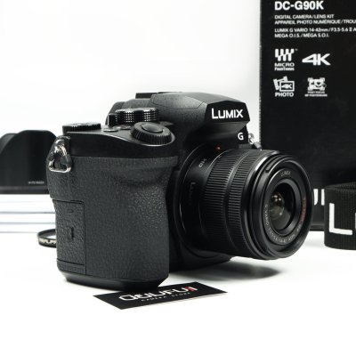 Lumix G90