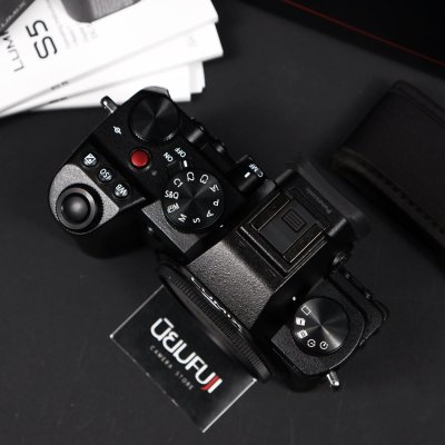 Lumix S5