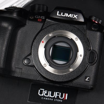 LUMIX GH5s BODY