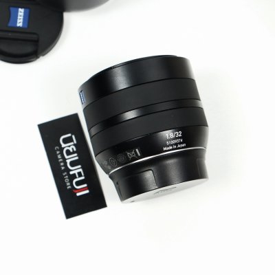 Zeiss Touit 32mm F1.8