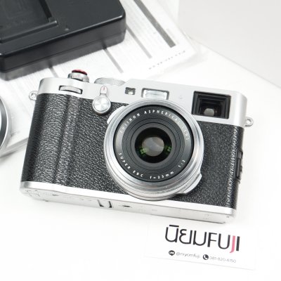 FUJIFILM X100F
