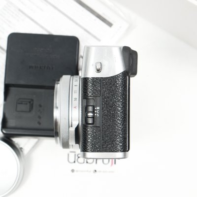 FUJIFILM X100F