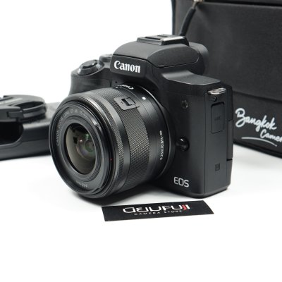 Canon EOS M50