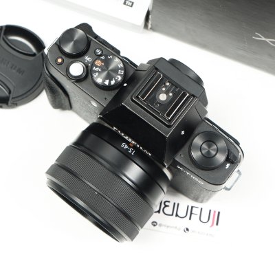 FUJIFILM XT100