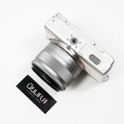 Canon EOS M100
