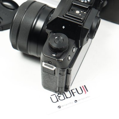 FUJIFILM XT100