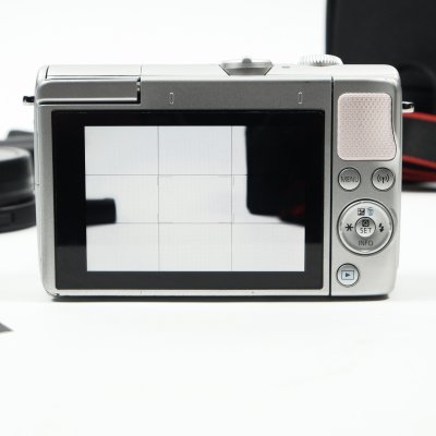 Canon EOS M100