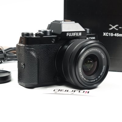 FUJIFILM XT100