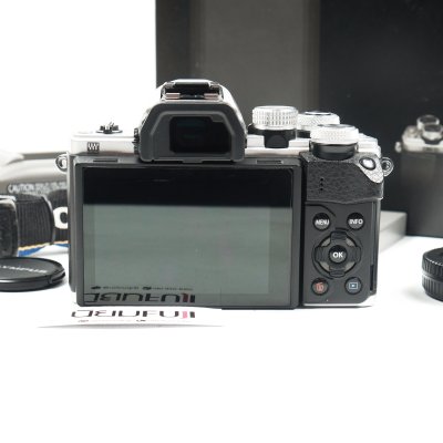 Olympus EM10 II
