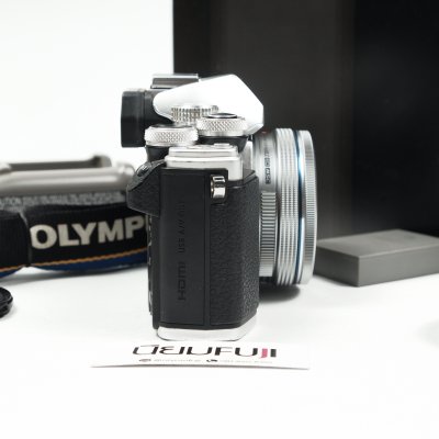 Olympus EM10 II