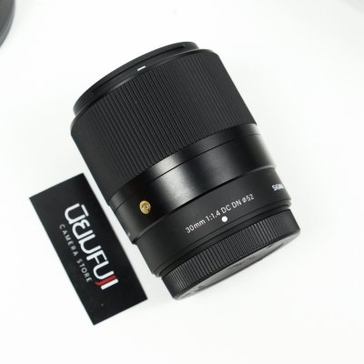SIGMA 30mm F1.4 DC DN