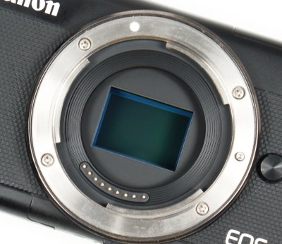 EOS M100