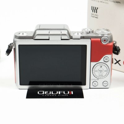 Lumix GF8