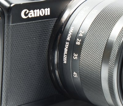 EOS M100