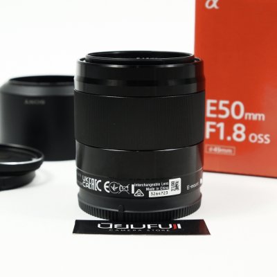 E50mm F1.8 OSS