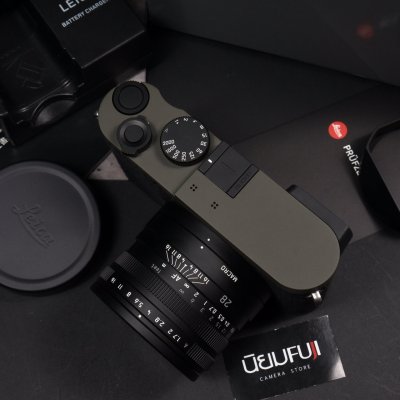 Leica Q2 Monochrom Reporter