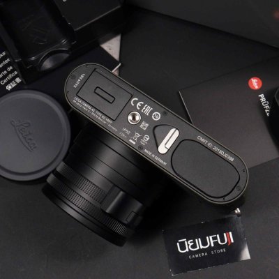 Leica Q2 Monochrom Reporter