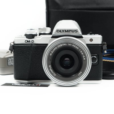 Olympus EM10 II