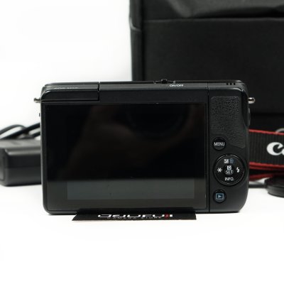 Canon EOS M10