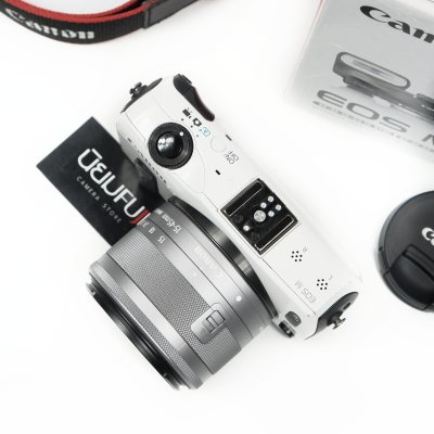 Canon Eos M