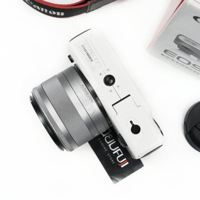 Canon Eos M
