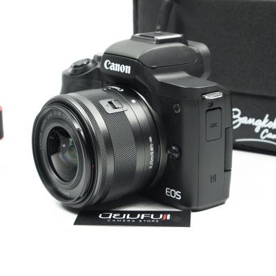 Canon EOS M50
