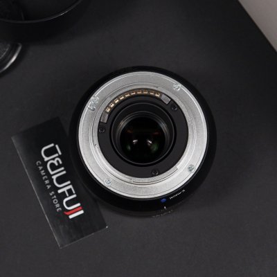 Zeiss 32mm F1.8