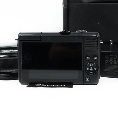 Canon Eos M100