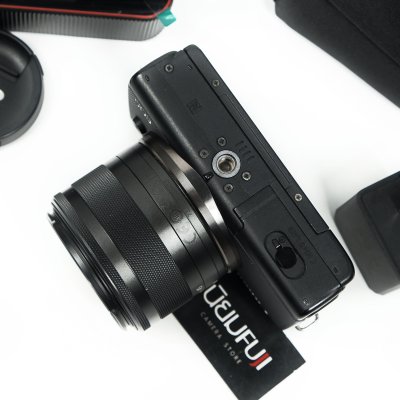 Canon Eos M100