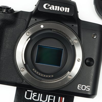 Canon EOS M50