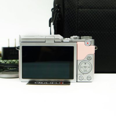 Lumix GF9