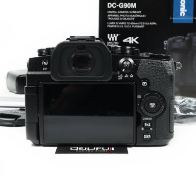 Lumix G90