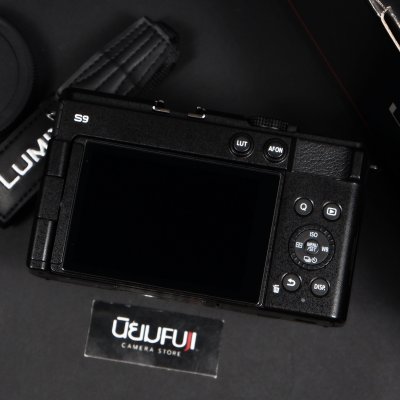 Lumix S9