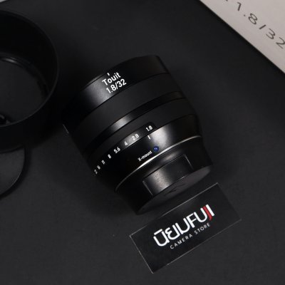Zeiss Touit 32mm F1.8