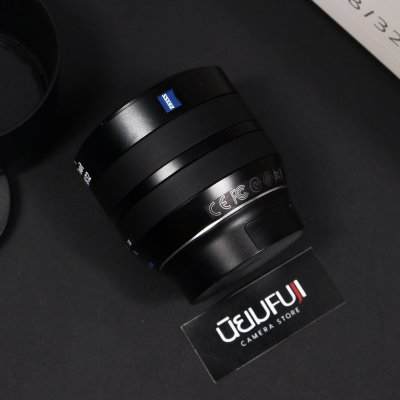 Zeiss Touit 32mm F1.8