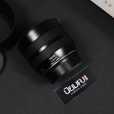 Zeiss Touit 32mm F1.8