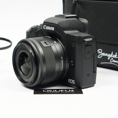Canon EOS M50