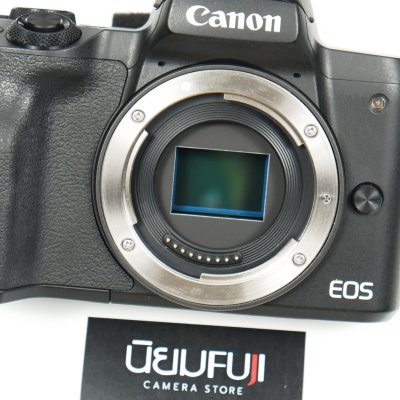 Canon EOS M50