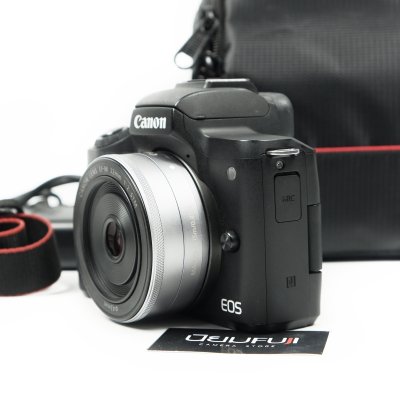 Canon EOS M50 + Fix 22 F2
