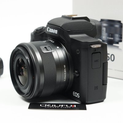 Canon M50