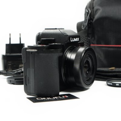 Lumix G100