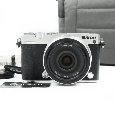 Nikon1 J5