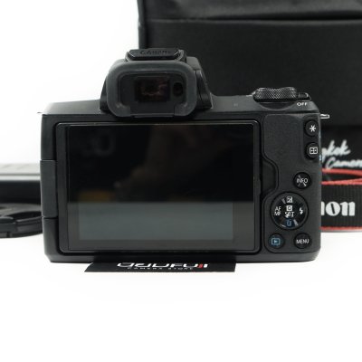 Canon EOS M50