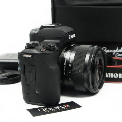 Canon EOS M50