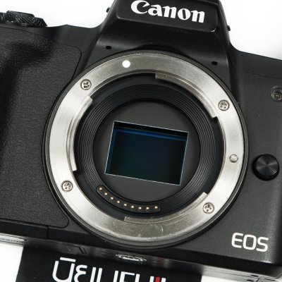 Canon EOS M50