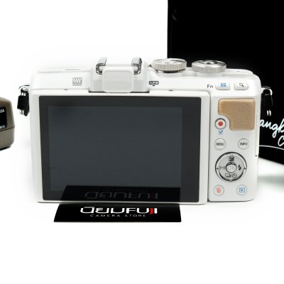 Olympus EPL7