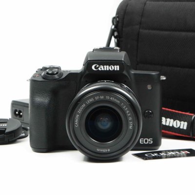 Canon EOS M50